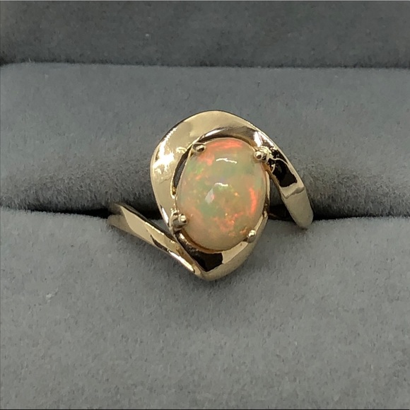 14k yellow gold Opal abstract swoop swirl ring. Sz 6.5